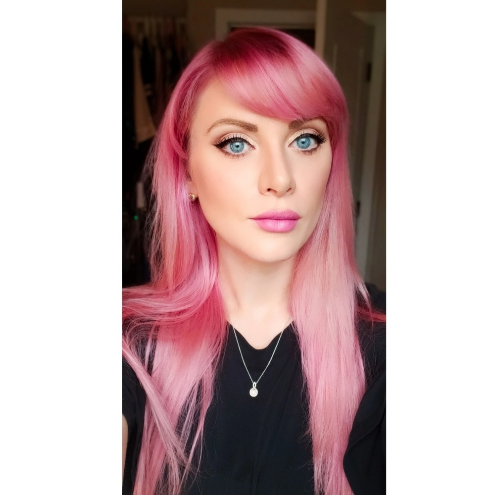 Meet your Posher, Dina